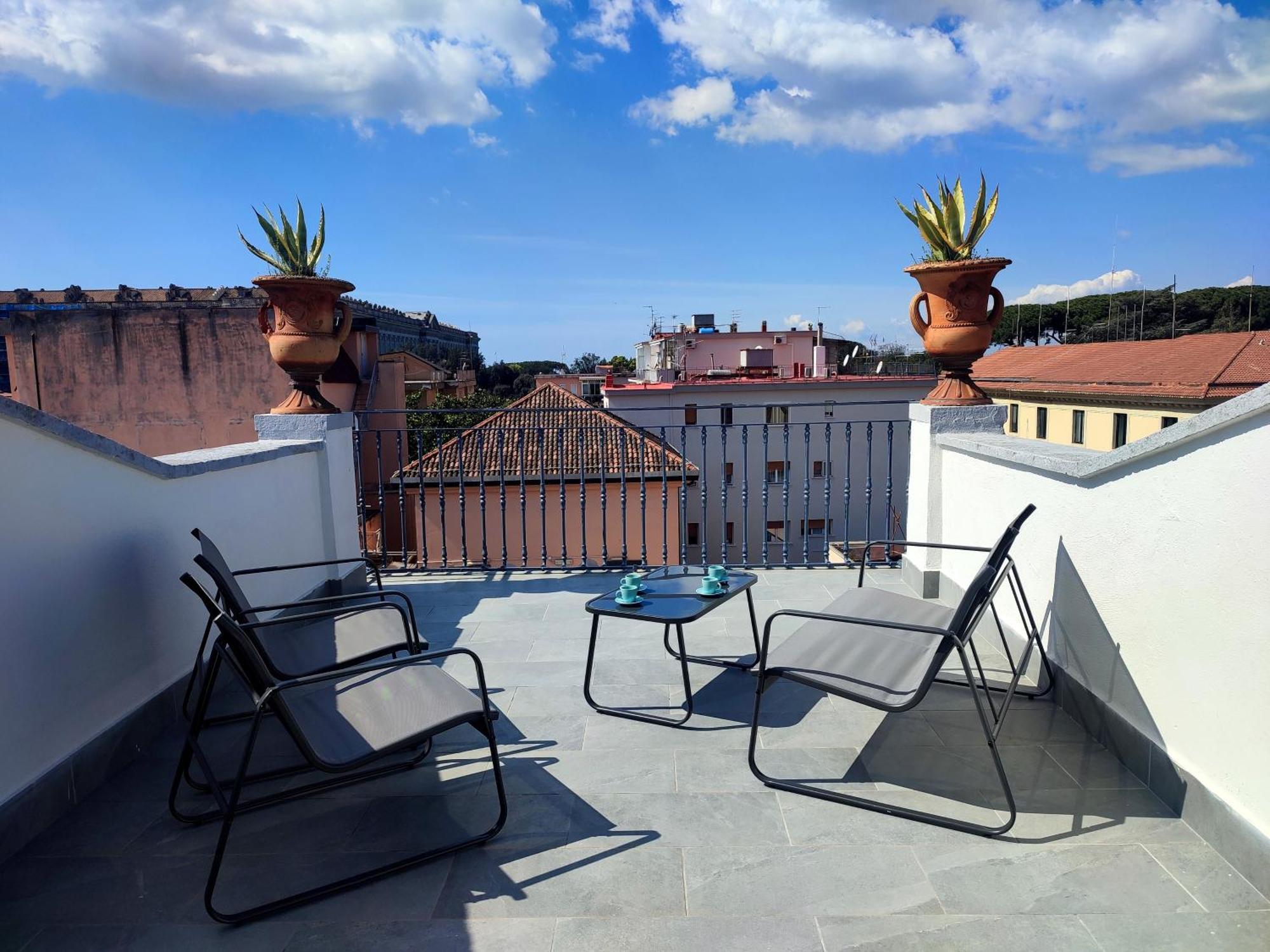 Terrazza Reale - Suite 2 Caserta Luaran gambar