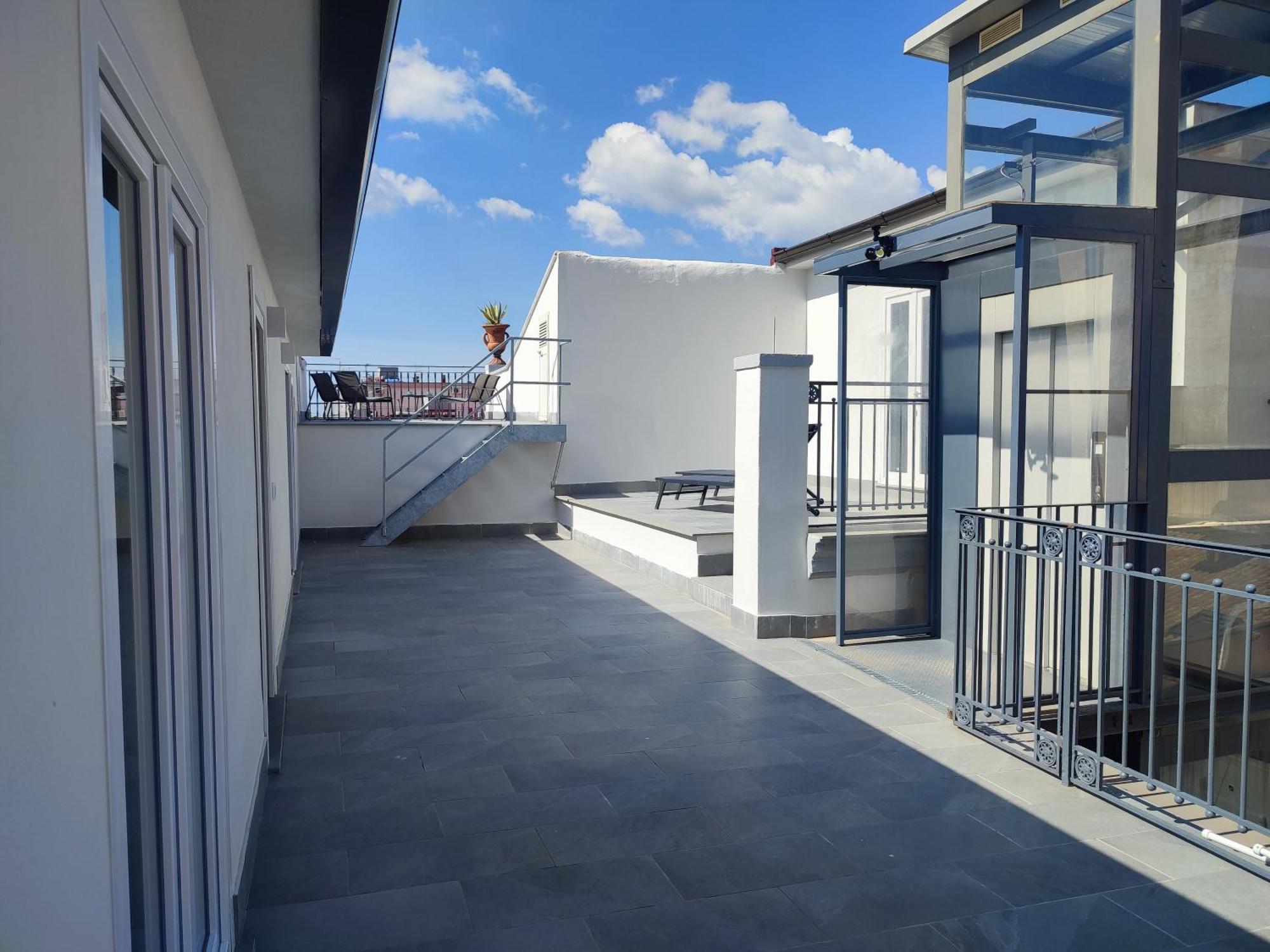 Terrazza Reale - Suite 2 Caserta Luaran gambar
