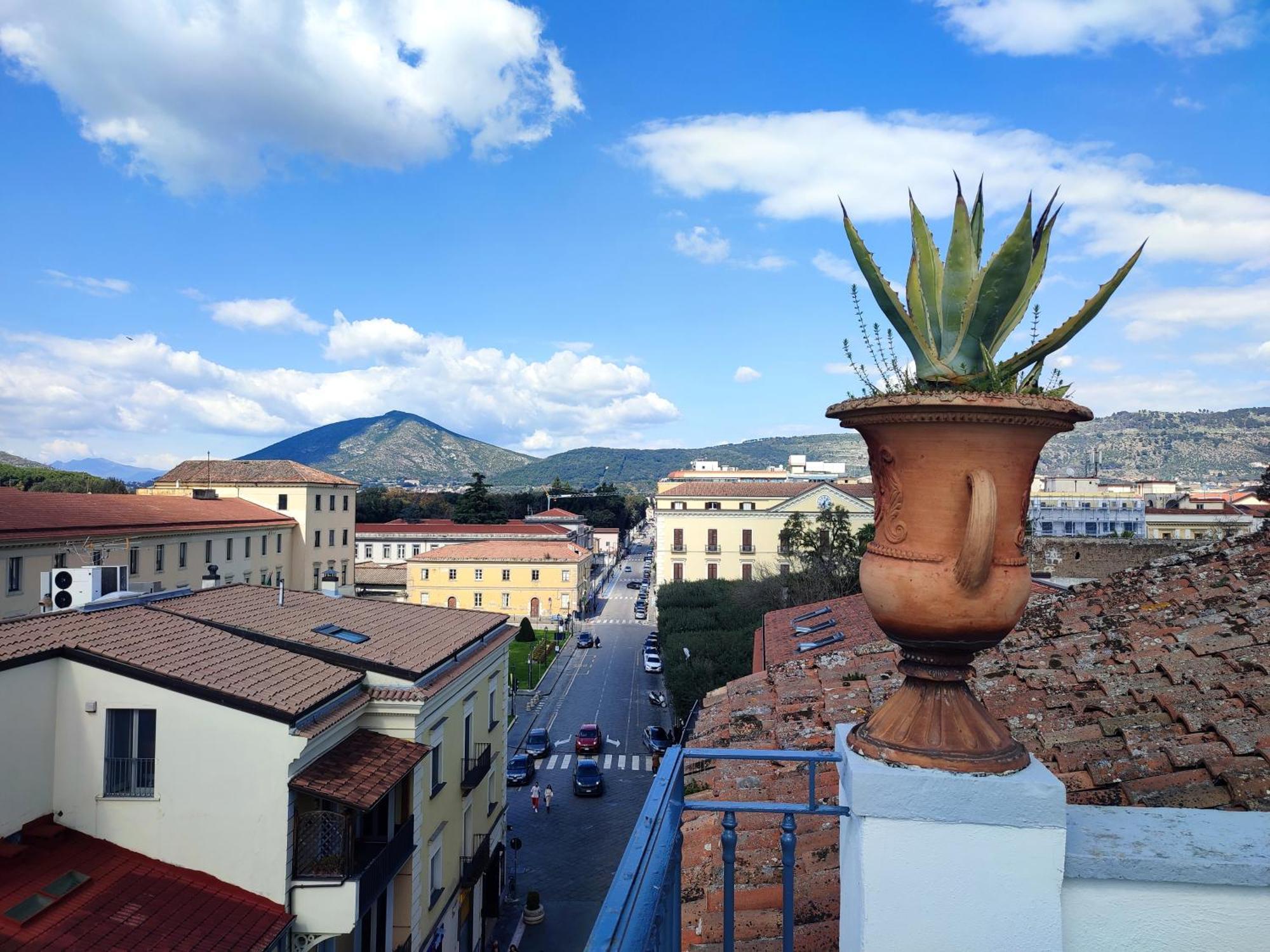 Terrazza Reale - Suite 2 Caserta Luaran gambar
