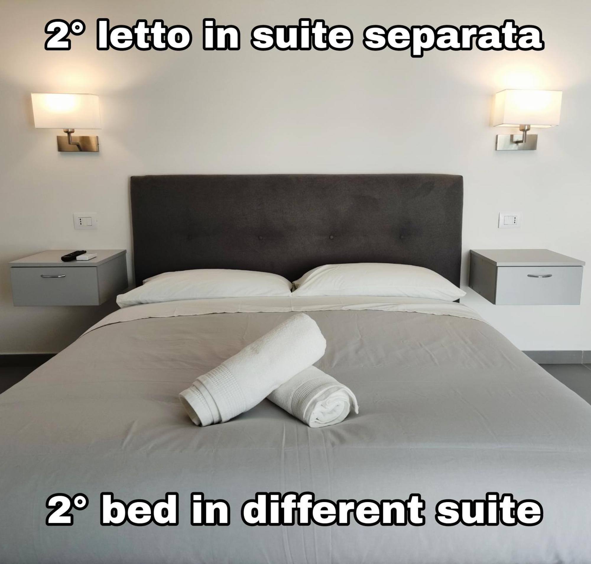 Terrazza Reale - Suite 2 Caserta Luaran gambar
